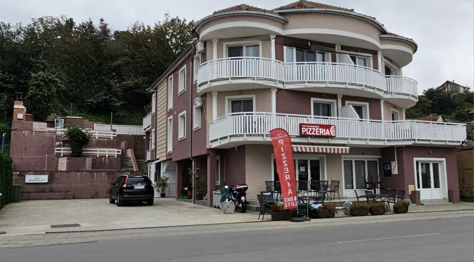 Apartmani Tika Golubac Esterno foto